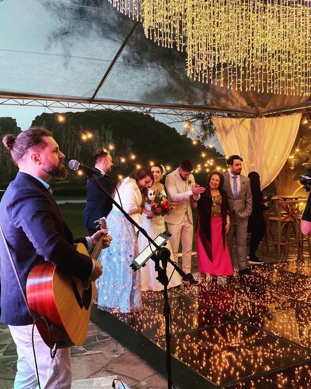 Como escolher a música ao vivo para a cerimônia de casamento