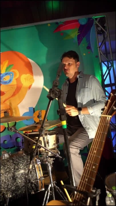 Voz e violão, duo ou banda: qual formação escolher?